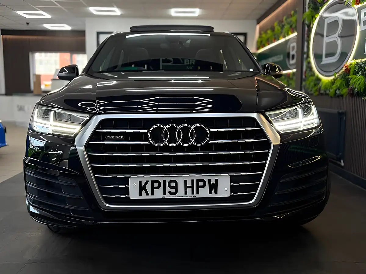 Used 2019 Audi Q7 S Line Black - Interior and Exterior details 4