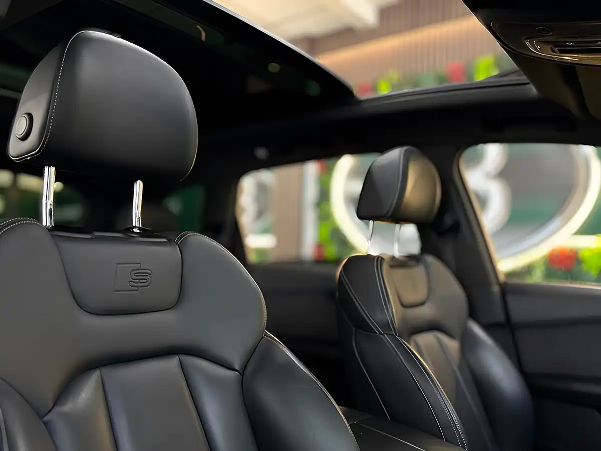 Used 2019 Audi Q7 S Line Black - Interior and Exterior details 12