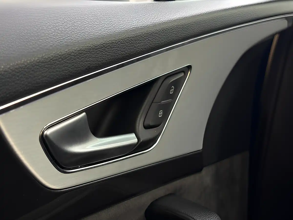 Used 2019 Audi Q7 S Line Black - Interior and Exterior details 16