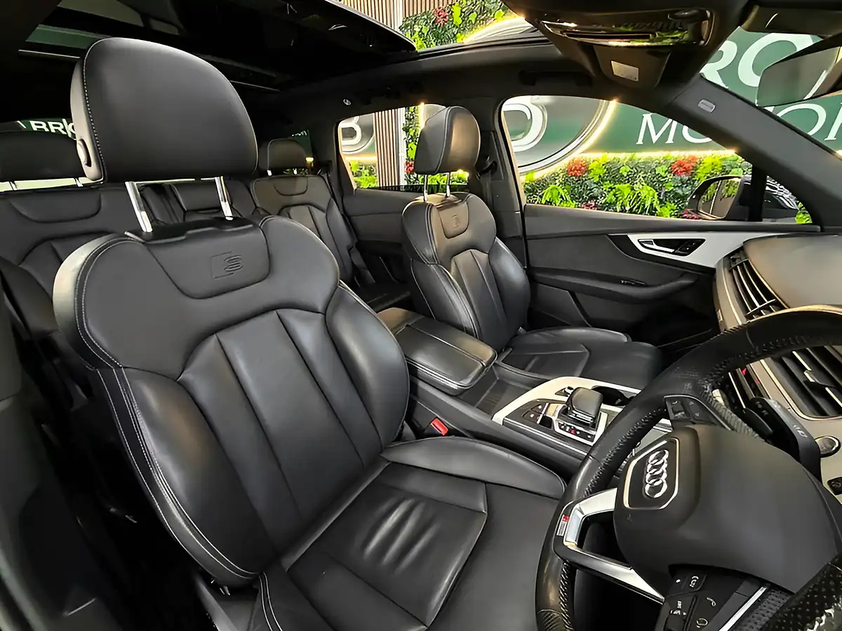 Used 2019 Audi Q7 S Line Black - Interior and Exterior details 7