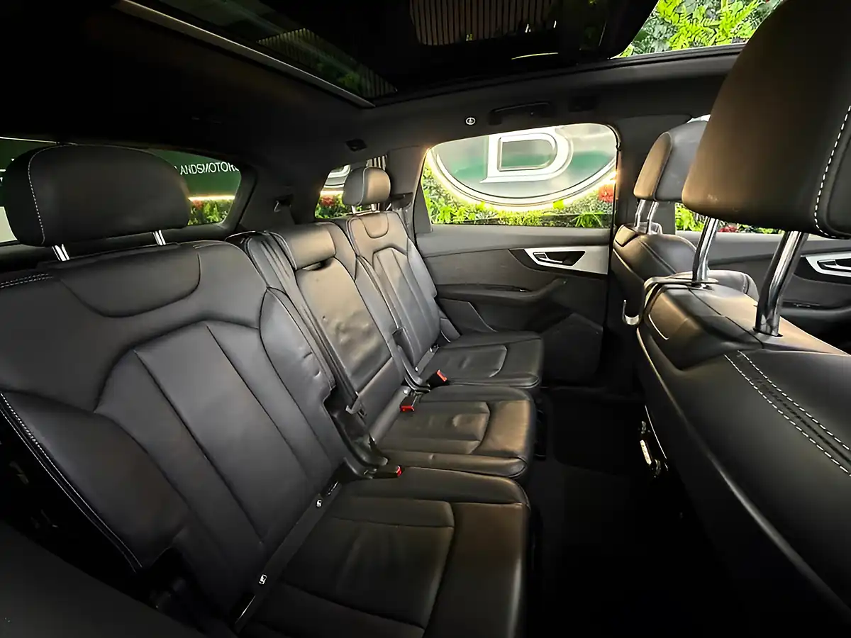 Used 2019 Audi Q7 S Line Black - Interior and Exterior details 8