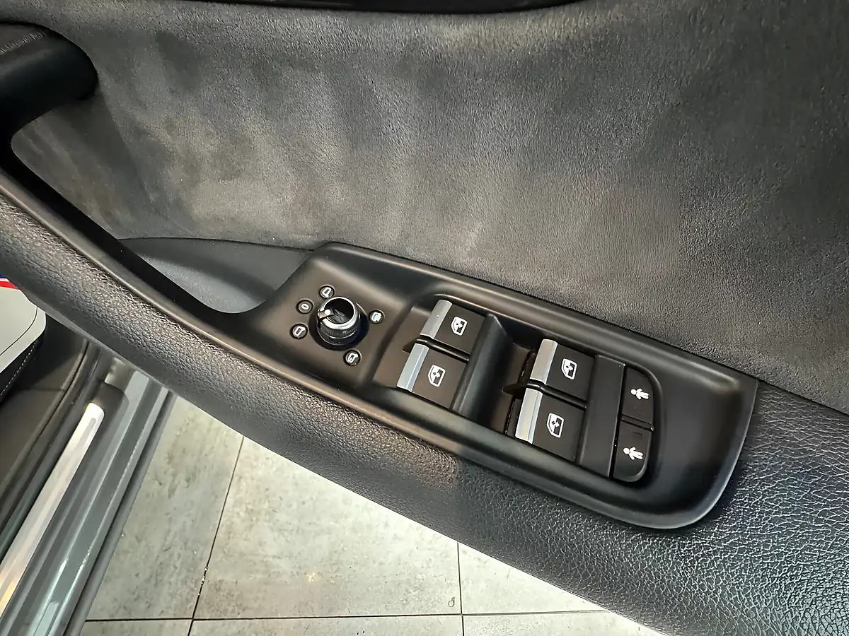 Used 2019 Audi Q7 S Line Grey - Interior and Exterior details 16