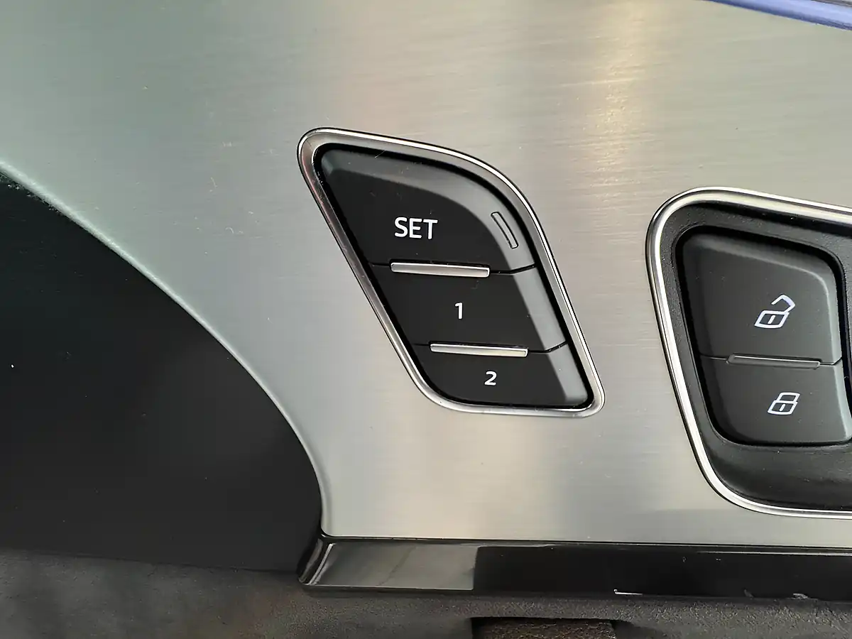 Used 2019 Audi Q7 S Line Grey - Interior and Exterior details 17