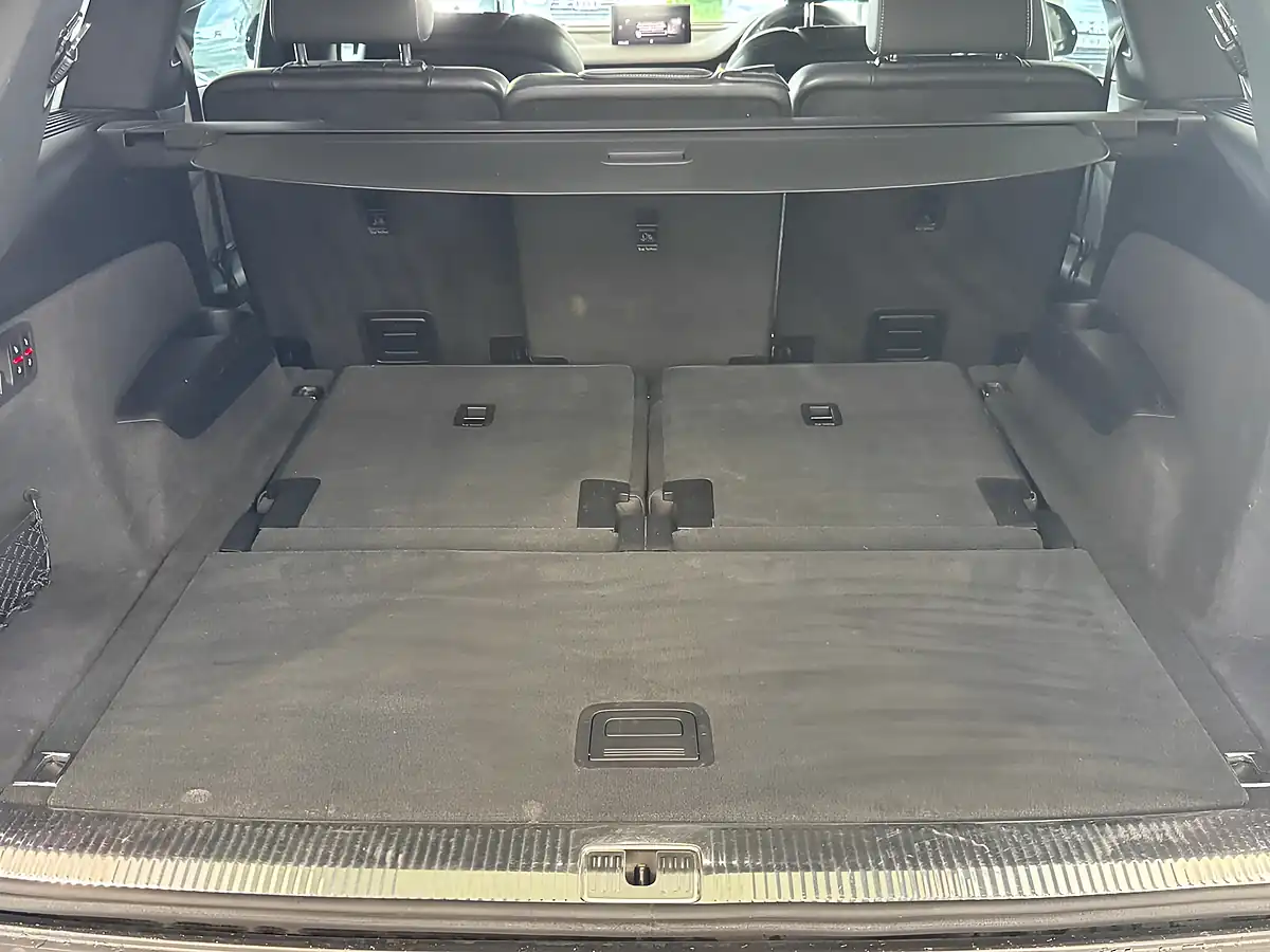 Used 2019 Audi Q7 S Line Grey - Interior and Exterior details 8