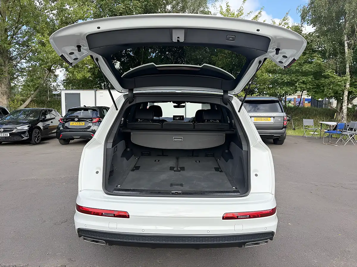 Used 2019 Audi Q7 S Line White - Interior and Exterior details 16