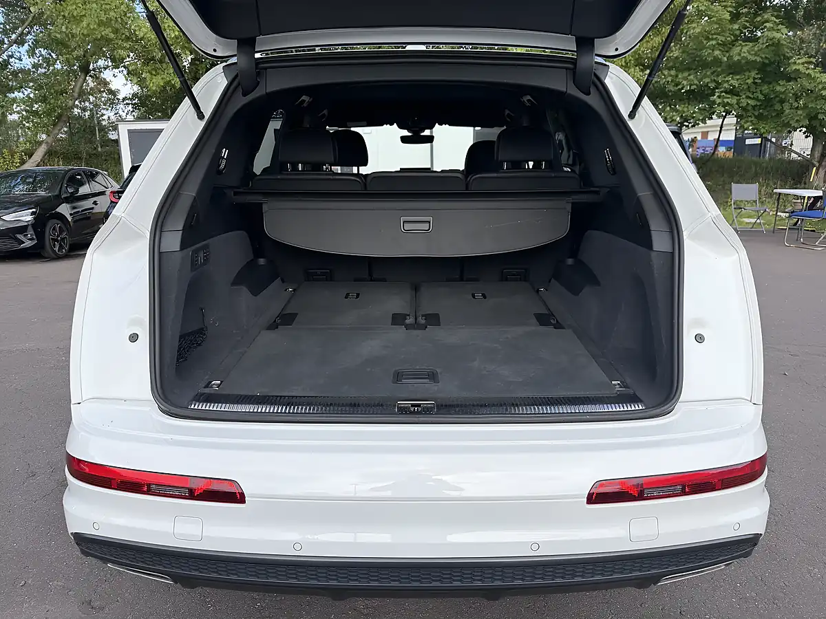 Used 2019 Audi Q7 S Line White - Interior and Exterior details 20