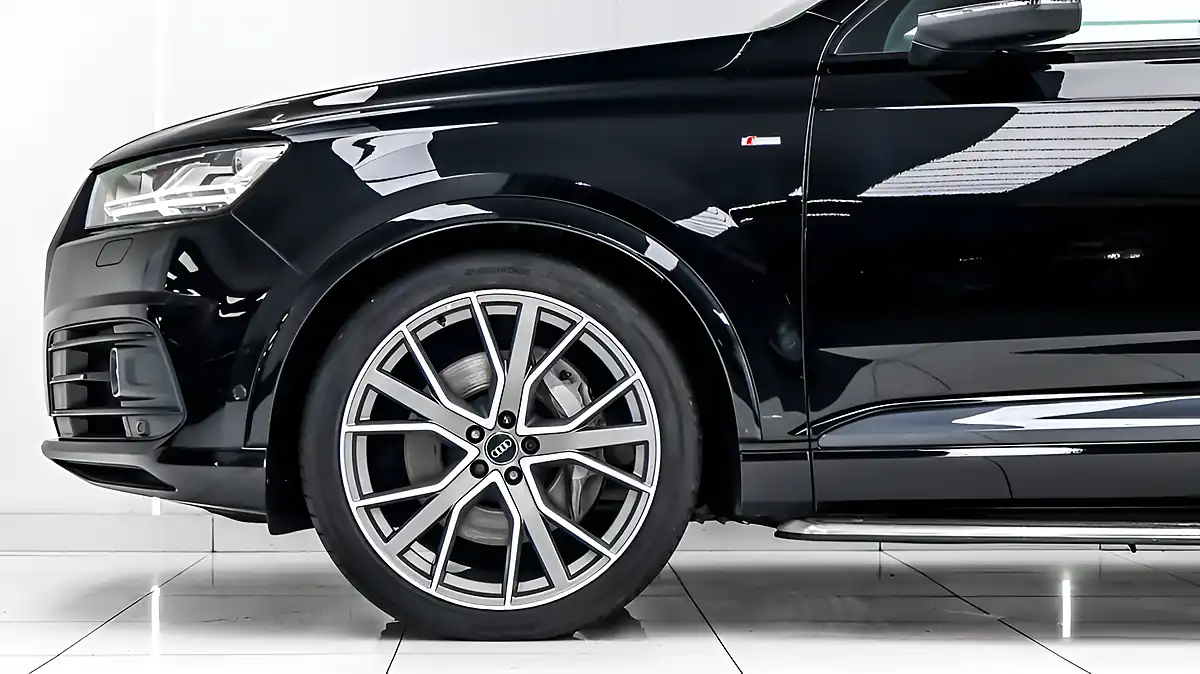Used 2019 Audi Q7 Vorsprung Black - Interior and Exterior details 11