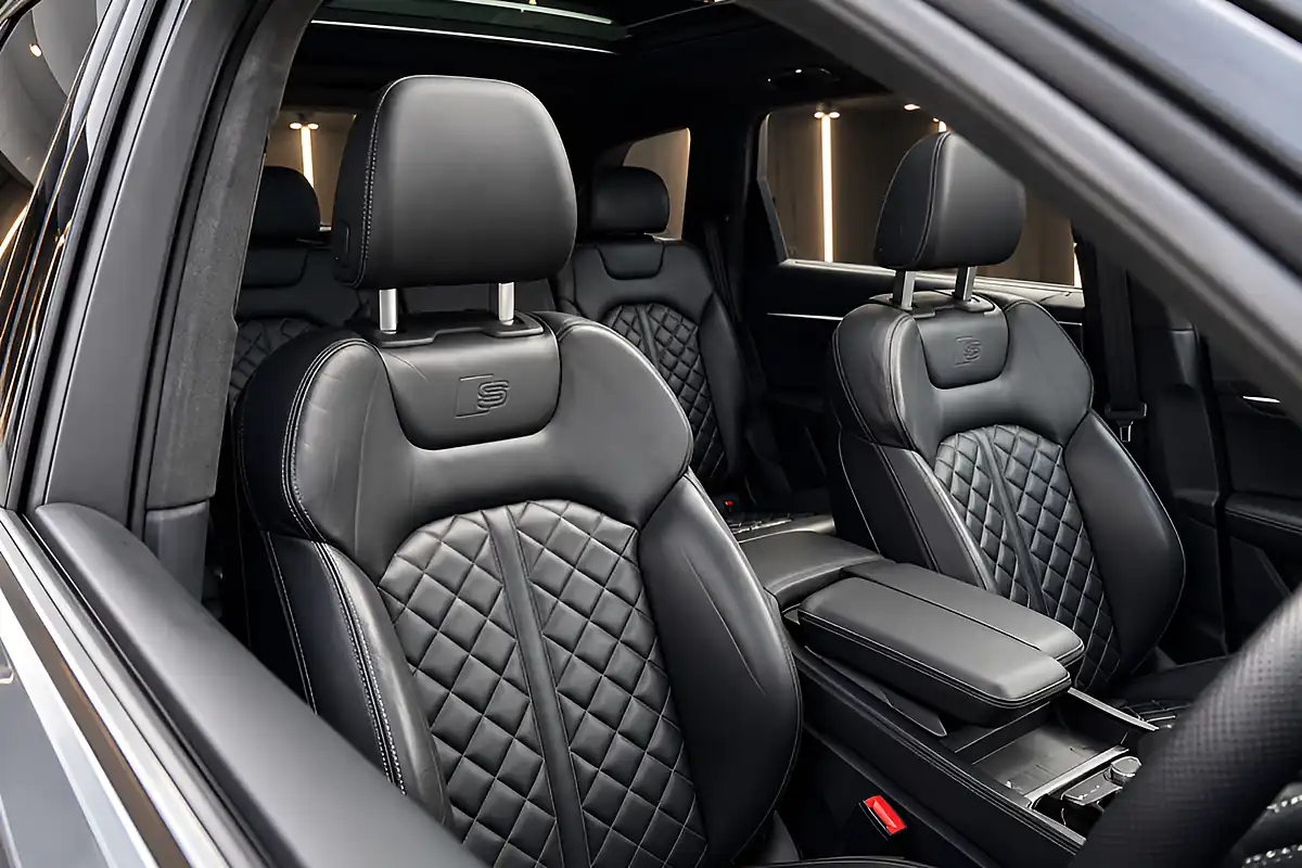 Used 2019 Audi Q7 Vorsprung Grey - Interior and Exterior details 10