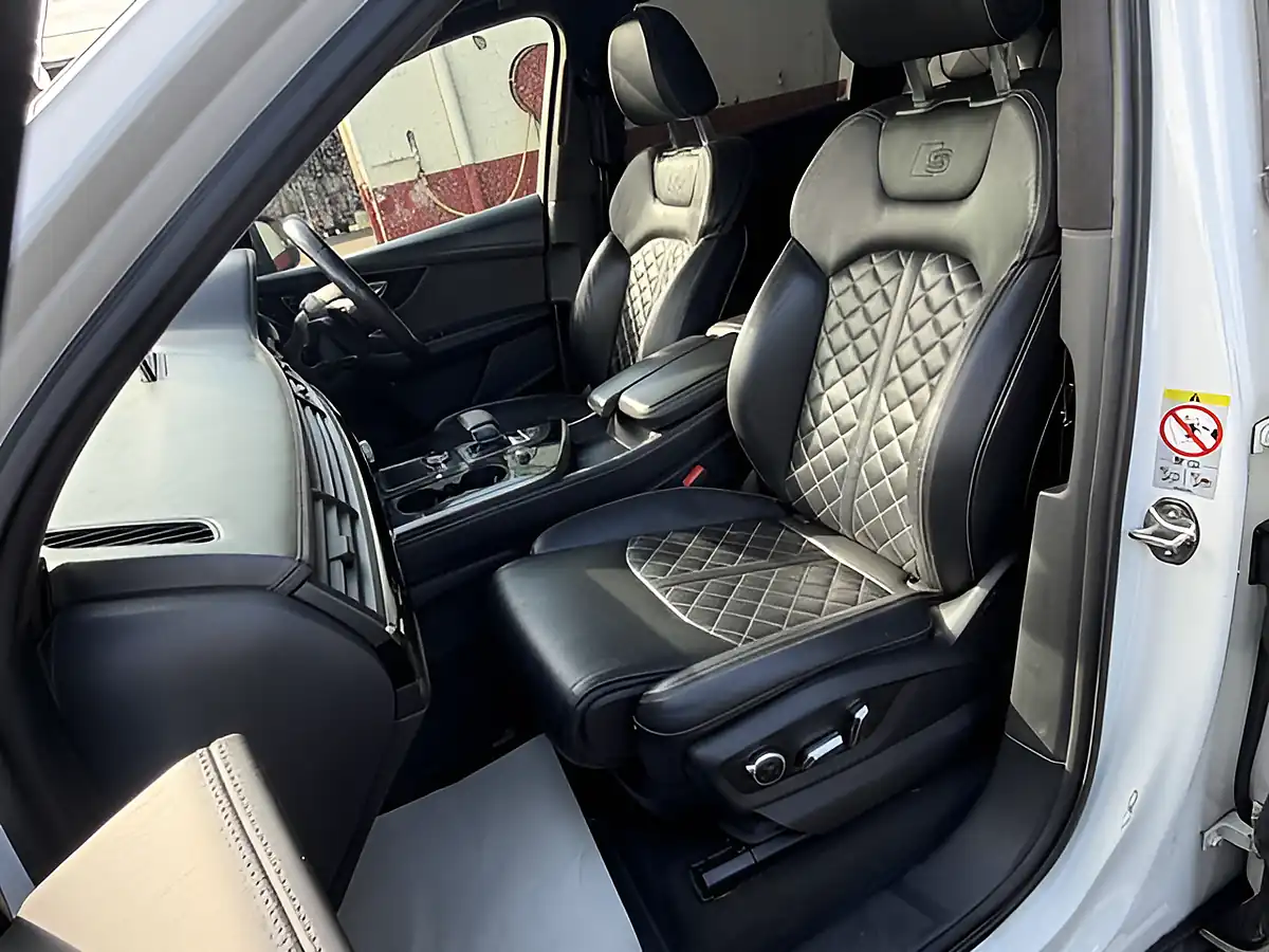 Used 2019 Audi Q7 Vorsprung White - Interior and Exterior details 10