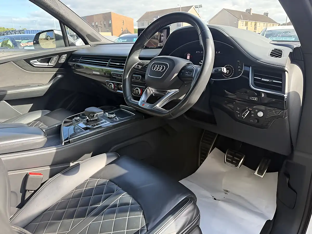 Used 2019 Audi Q7 Vorsprung White - Interior and Exterior details 16