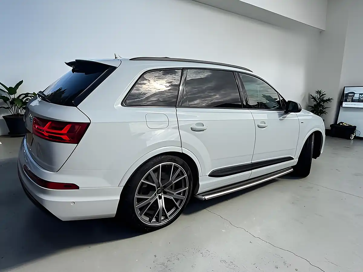 Used 2019 Audi Q7 Vorsprung White - Interior and Exterior details 4