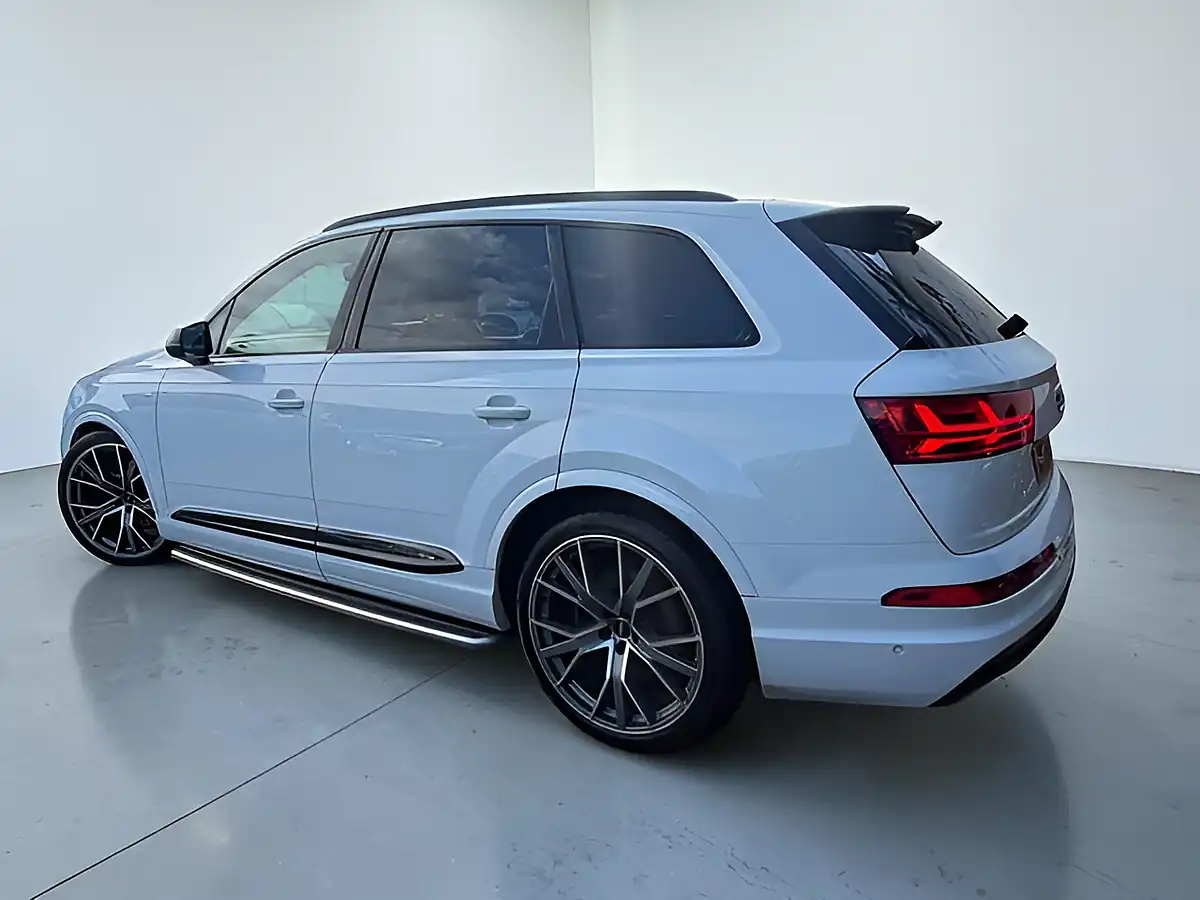 Used 2019 Audi Q7 Vorsprung White - Interior and Exterior details 5
