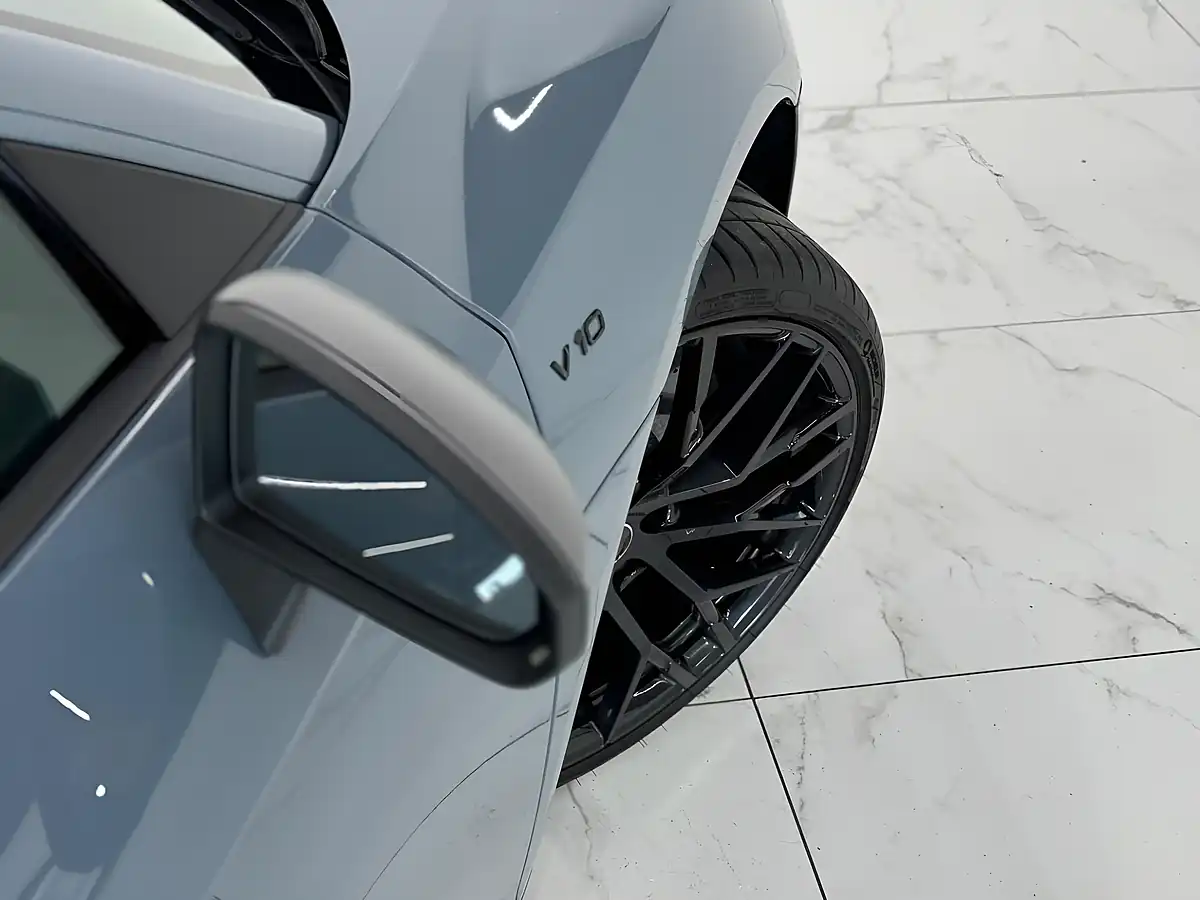 Used 2019 Audi R8 Performance Kemora Grey - Interior and Exterior details 15