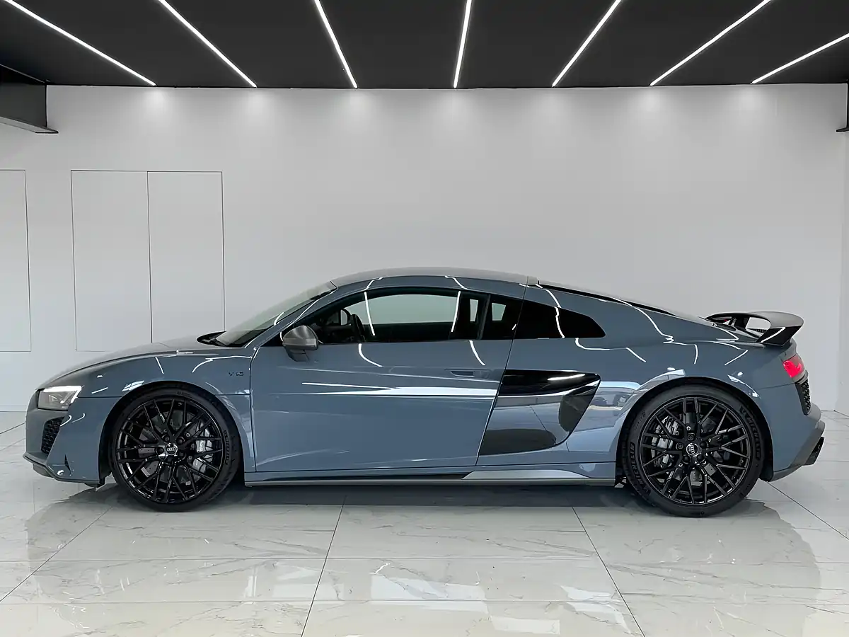 Used 2019 Audi R8 Performance Kemora Grey - Interior and Exterior details 3