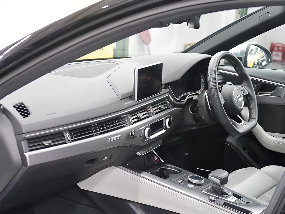 Used 2019 Audi RS4 Avant Black - Interior and Exterior details 17