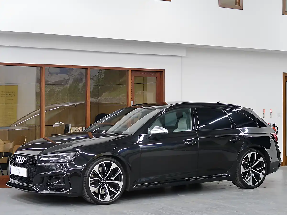 Used 2019 Audi RS4 Avant Black - Interior and Exterior details 3