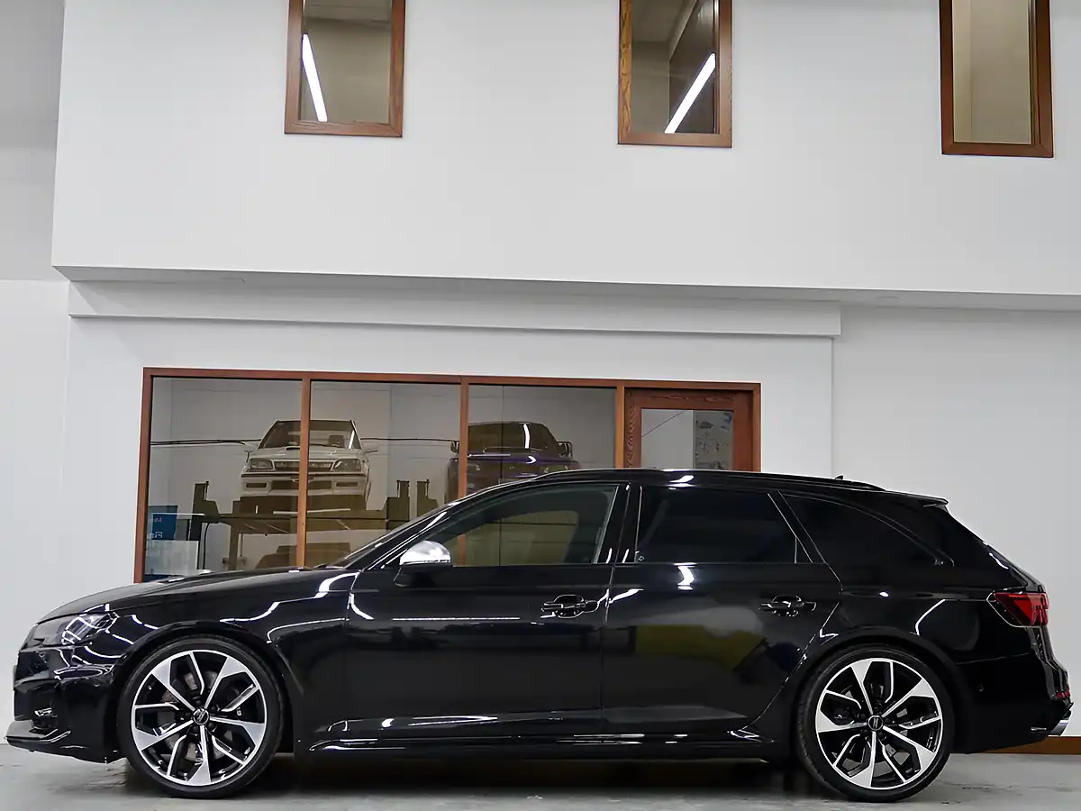 Used 2019 Audi RS4 Avant Black - Interior and Exterior details 8