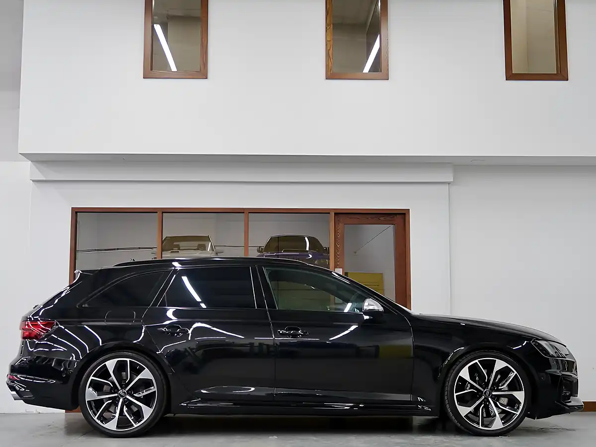 Used 2019 Audi RS4 Avant Black - Interior and Exterior details 9