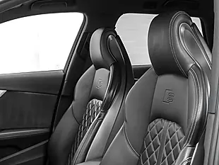 Used 2019 Audi S4 Avant Navarra Blue - Interior and Exterior details 14