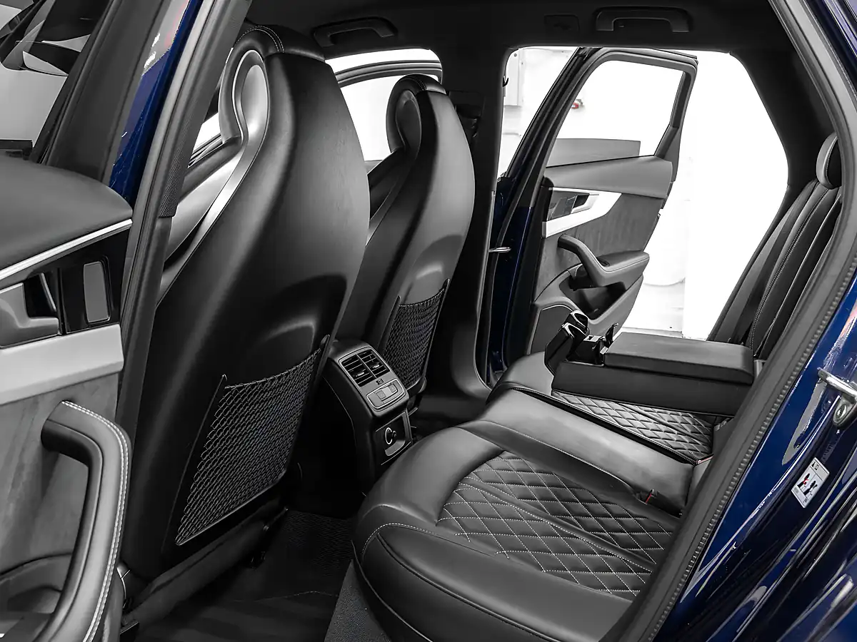 Used 2019 Audi S4 Avant Navarra Blue - Interior and Exterior details 15