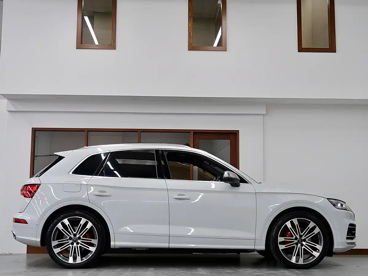 Used 2019 Audi SQ5 White - Interior and Exterior details 11
