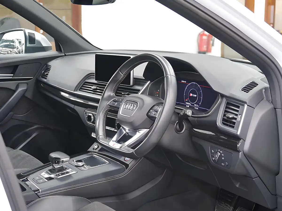 Used 2019 Audi SQ5 White - Interior and Exterior details 17