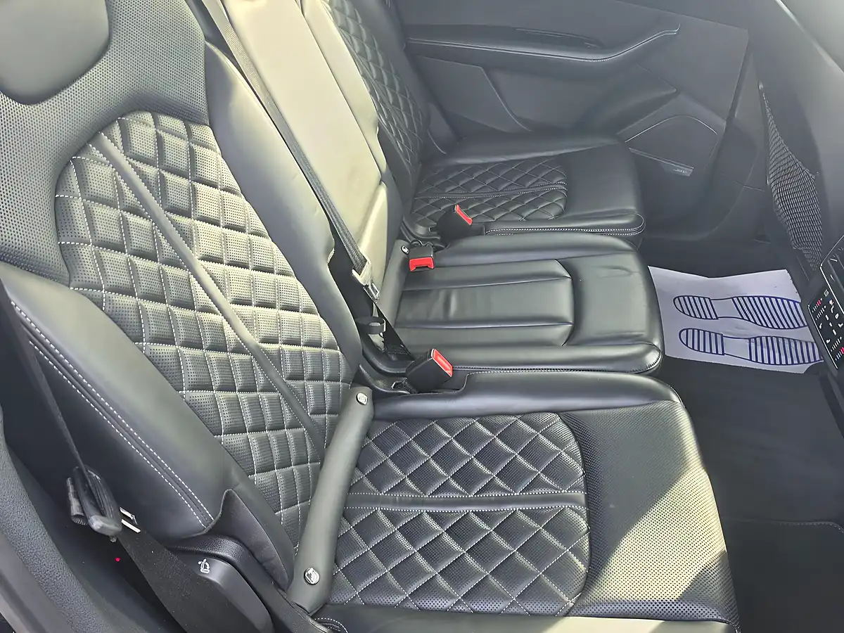 Used 2019 Audi SQ7 Vorsprung Black - Interior and Exterior details 10