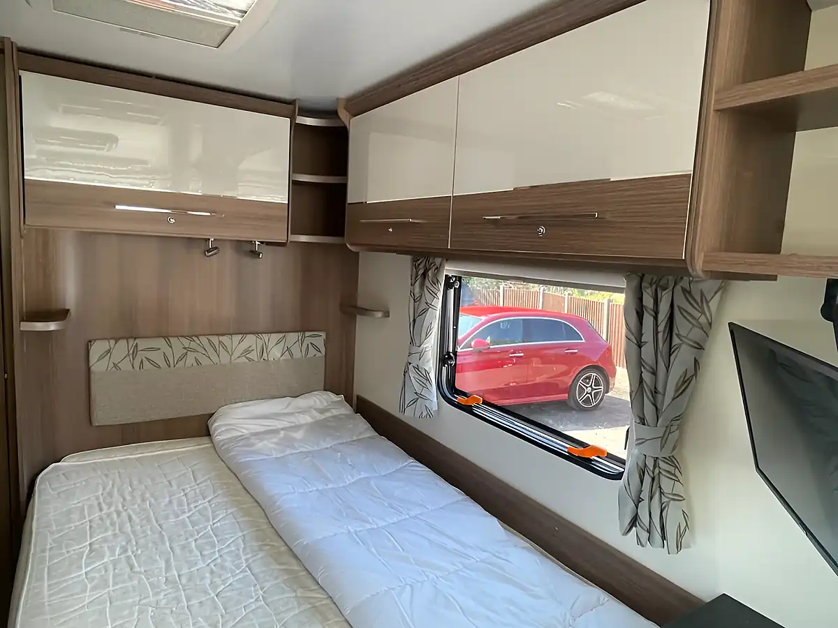 Used 2019 Bailey Advance 76-2 White/Red - Interior and Exterior details 14