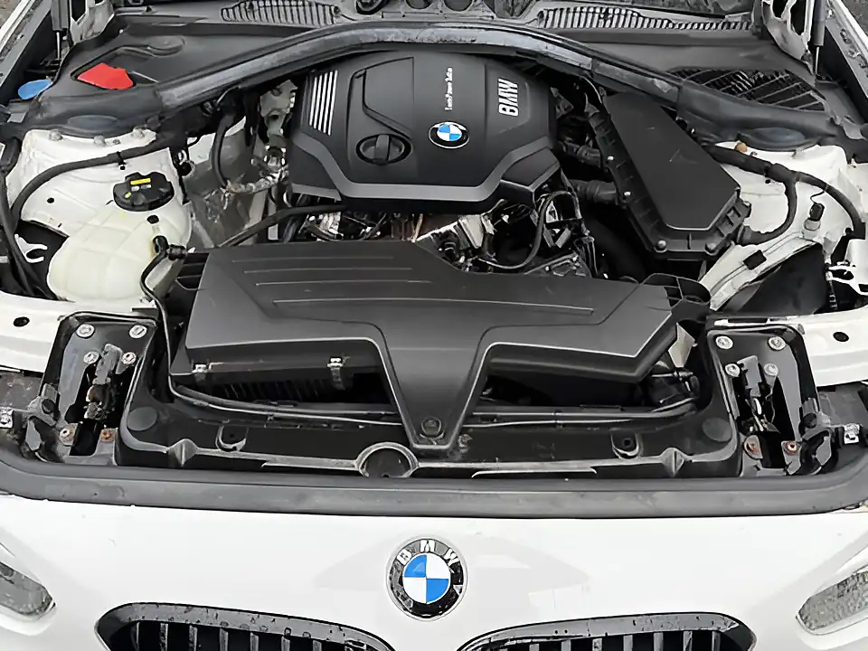 Used 2019 BMW 1 Series M Sport Shadow Edition Alpine White - Interior and Exterior details 10