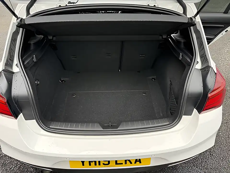 Used 2019 BMW 1 Series M Sport Shadow Edition Alpine White - Interior and Exterior details 16