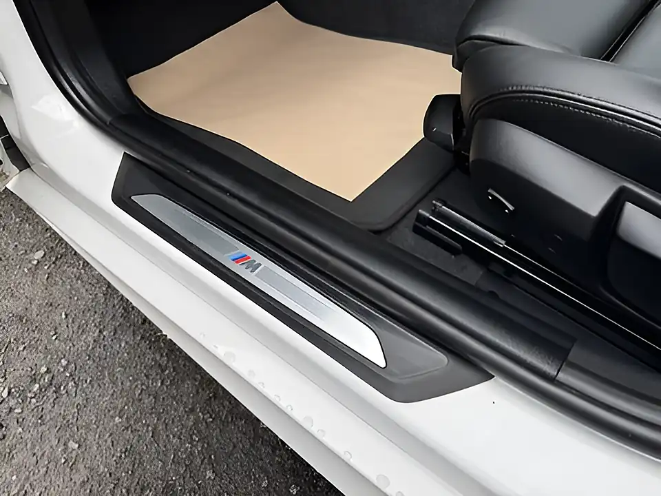 Used 2019 BMW 1 Series M Sport Shadow Edition Alpine White - Interior and Exterior details 20