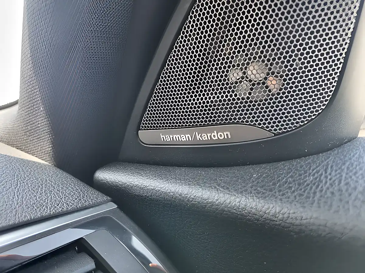 Used 2019 BMW 1 Series M Sport Shadow Edition Alpine White - Interior and Exterior details 11