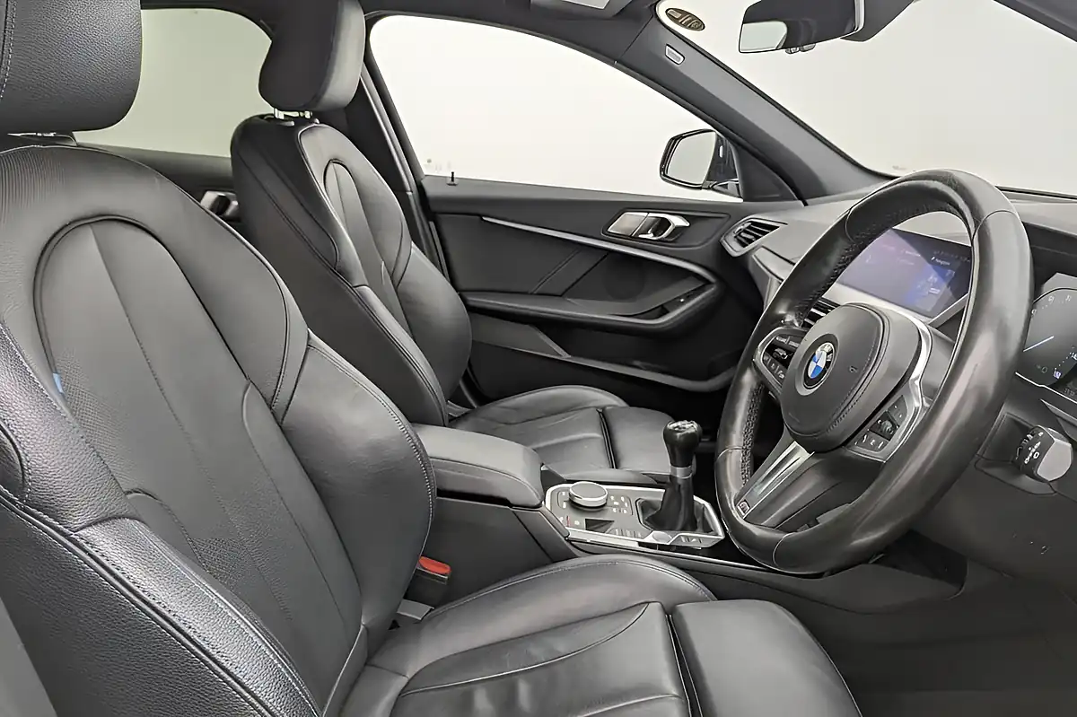 Used 2019 BMW 1 Series M Sport White - Interior and Exterior details 3