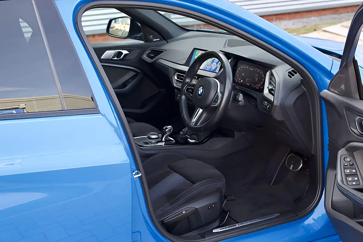 Used 2019 BMW 1 Series Plus Pack Misano Blue - Interior and Exterior details 13
