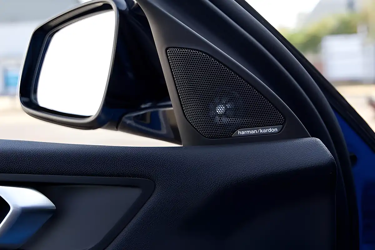 Used 2019 BMW 1 Series Plus Pack Misano Blue - Interior and Exterior details 4