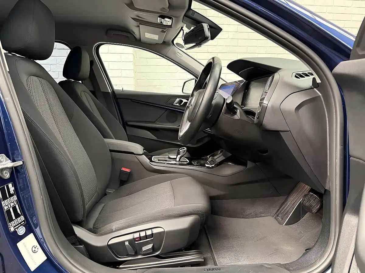Used 2019 BMW 1 Series Se Blue - Interior and Exterior details 14