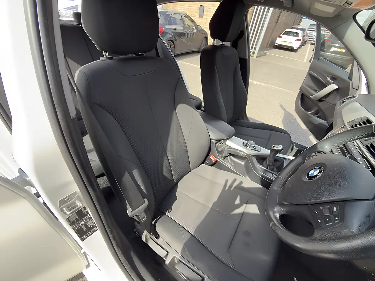 Used 2019 BMW 1 Series Se White - Interior and Exterior details 14