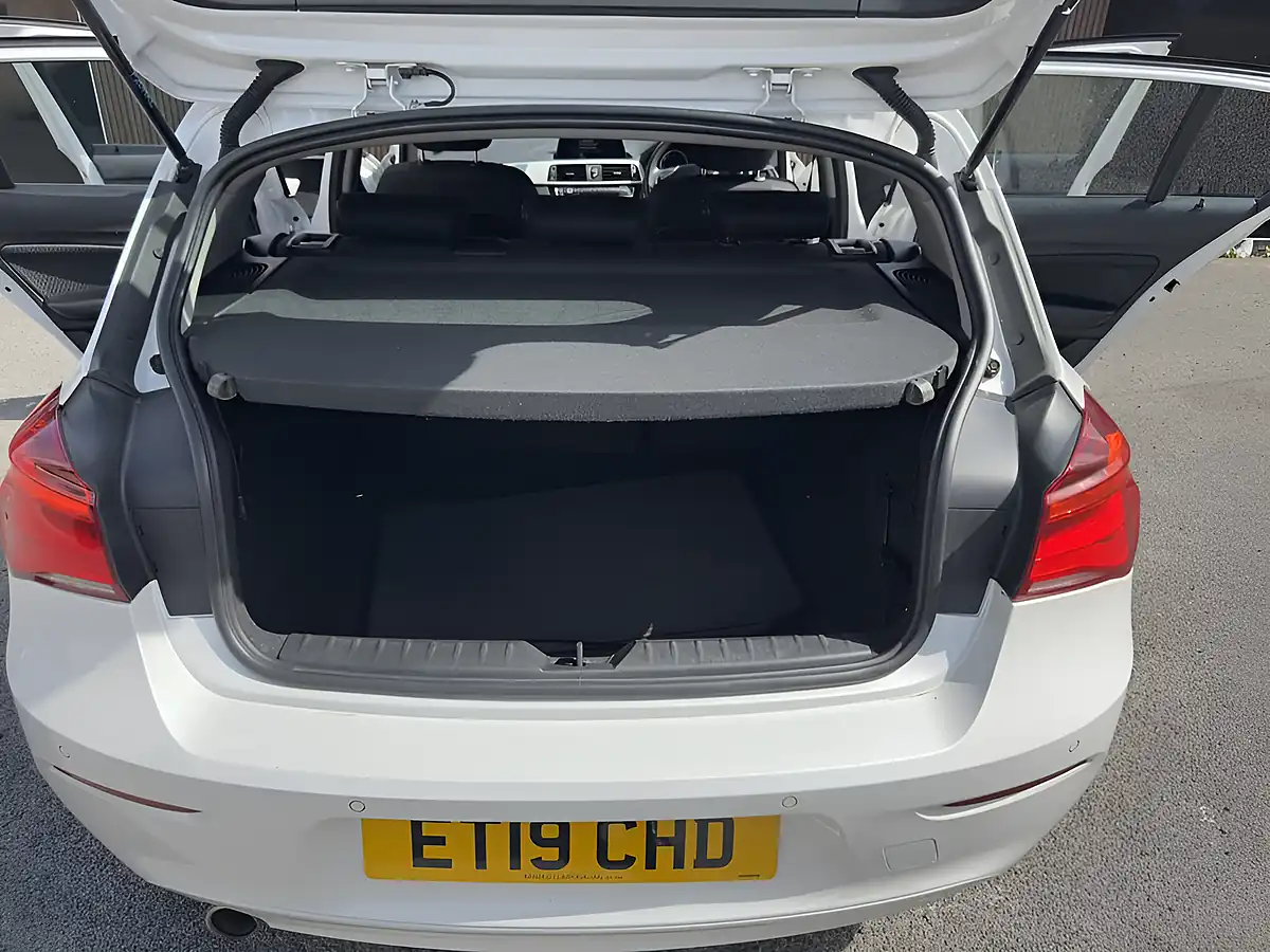 Used 2019 BMW 1 Series Se White - Interior and Exterior details 16