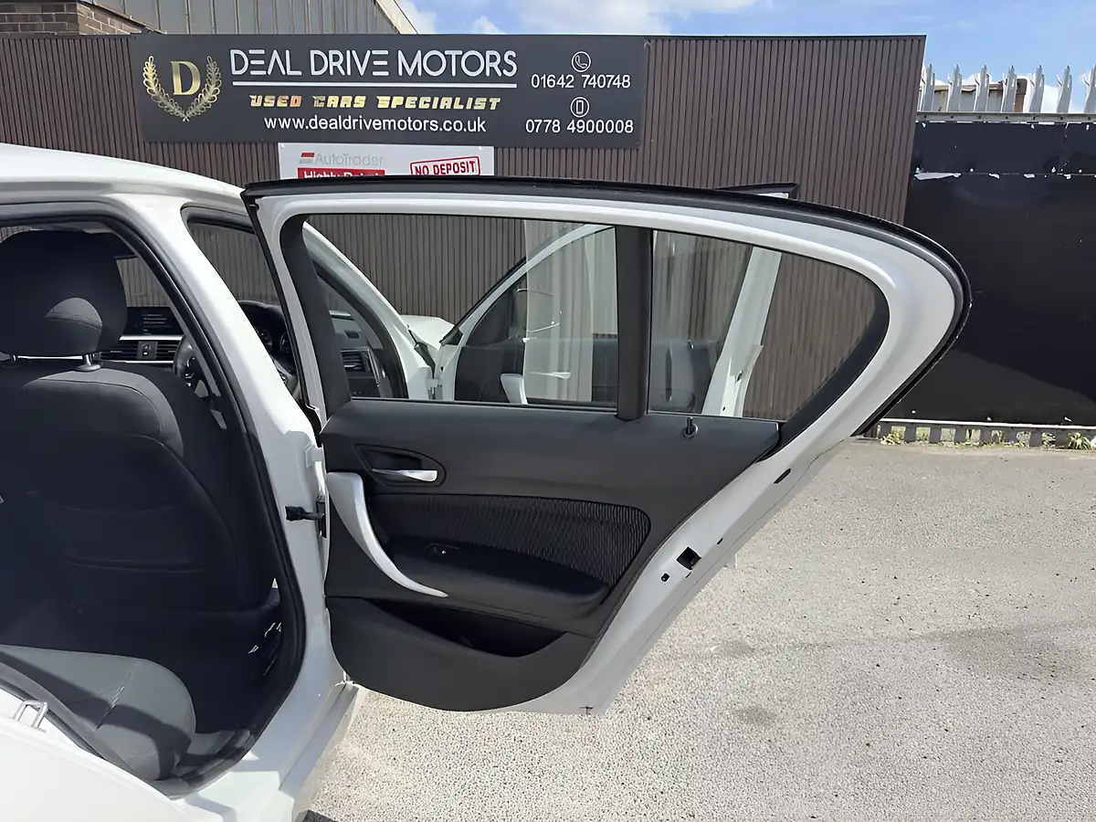 Used 2019 BMW 1 Series Se White - Interior and Exterior details 9