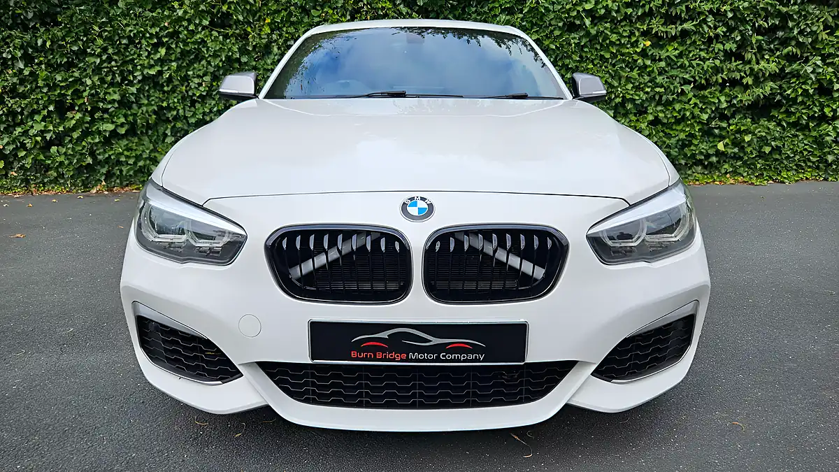 Used 2019 BMW 1 Series Shadow Edition Alpine White - Interior and Exterior details 8