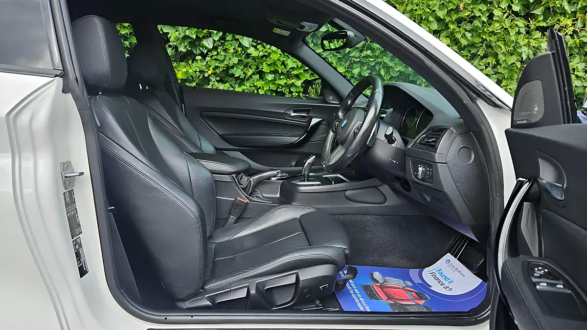 Used 2019 BMW 1 Series Shadow Edition Alpine White - Interior and Exterior details 9