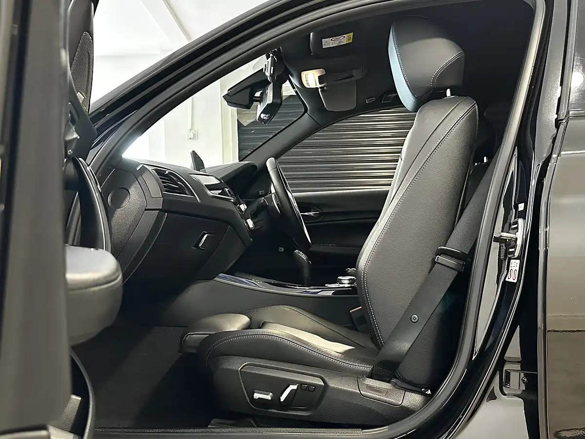 Used 2019 BMW 1 Series Shadow Edition Black Sapphire - Interior and Exterior details 11