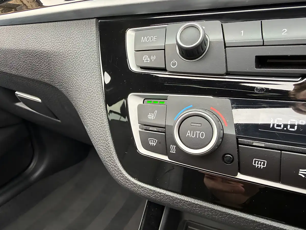 Used 2019 BMW 1 Series Shadow Edition Mineral Grey - Interior and Exterior details 18