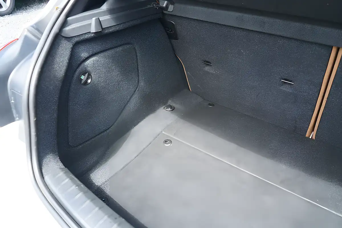 Used 2019 BMW 1 Series Shadow Edition White - Interior and Exterior details 11