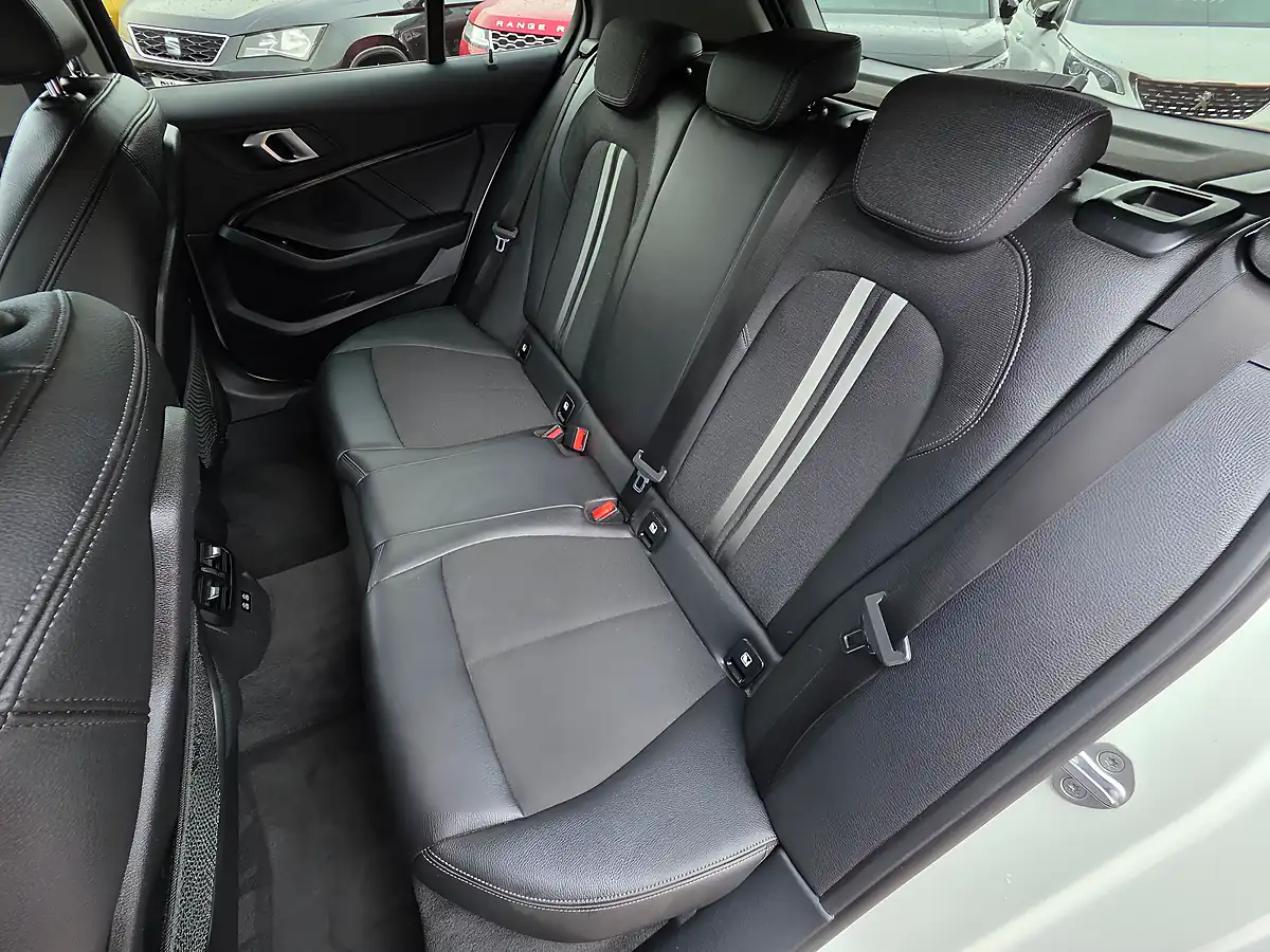 Used 2019 BMW 1 Series Sport Alpine White - Interior and Exterior details 12