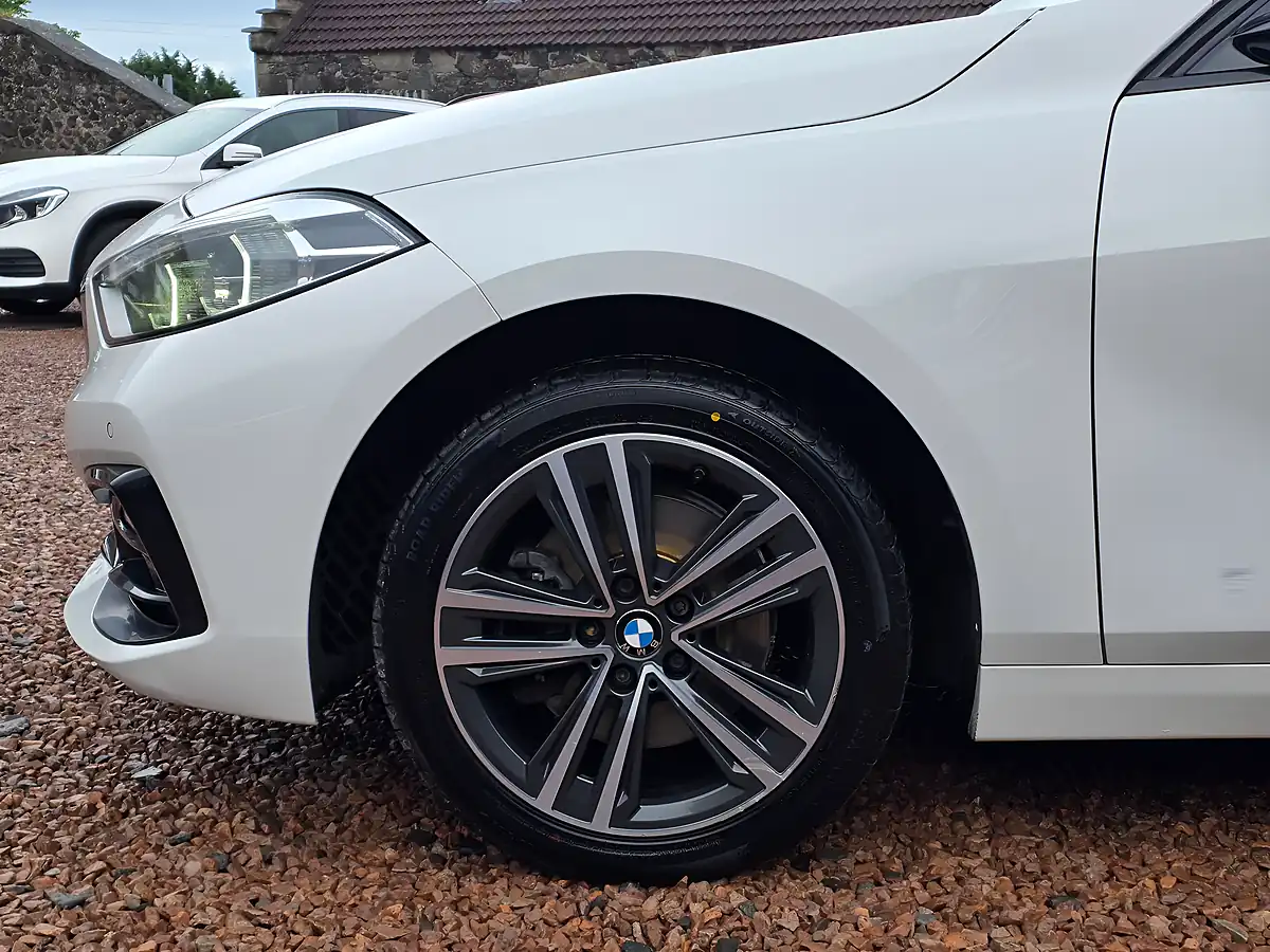 Used 2019 BMW 1 Series Sport Alpine White - Interior and Exterior details 15