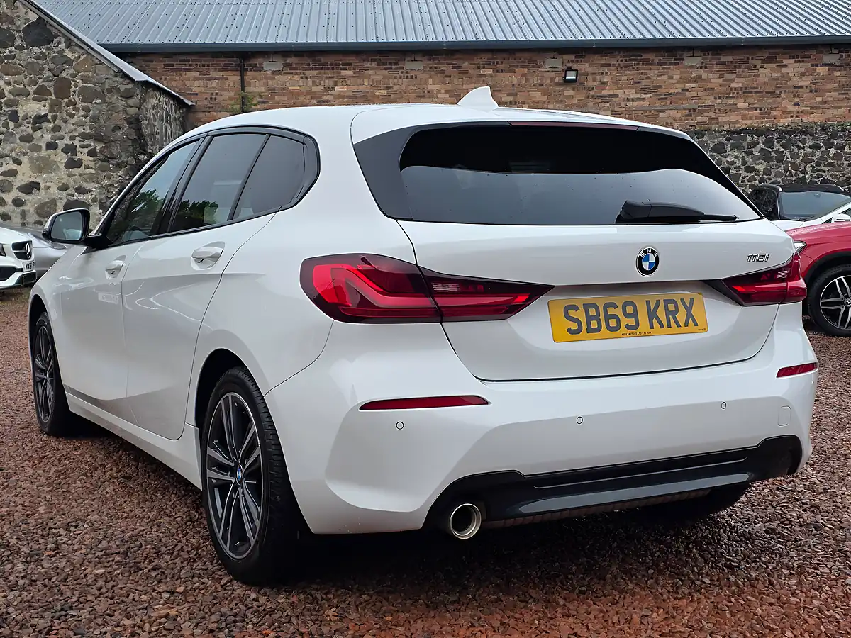 Used 2019 BMW 1 Series Sport Alpine White - Interior and Exterior details 16