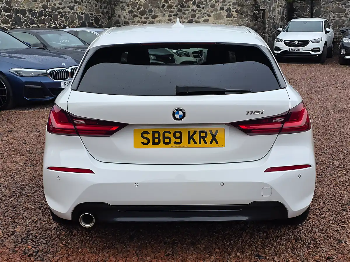 Used 2019 BMW 1 Series Sport Alpine White - Interior and Exterior details 18