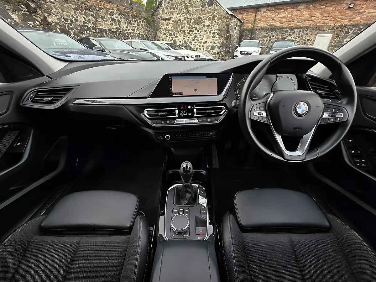Used 2019 BMW 1 Series Sport Alpine White - Interior and Exterior details 7