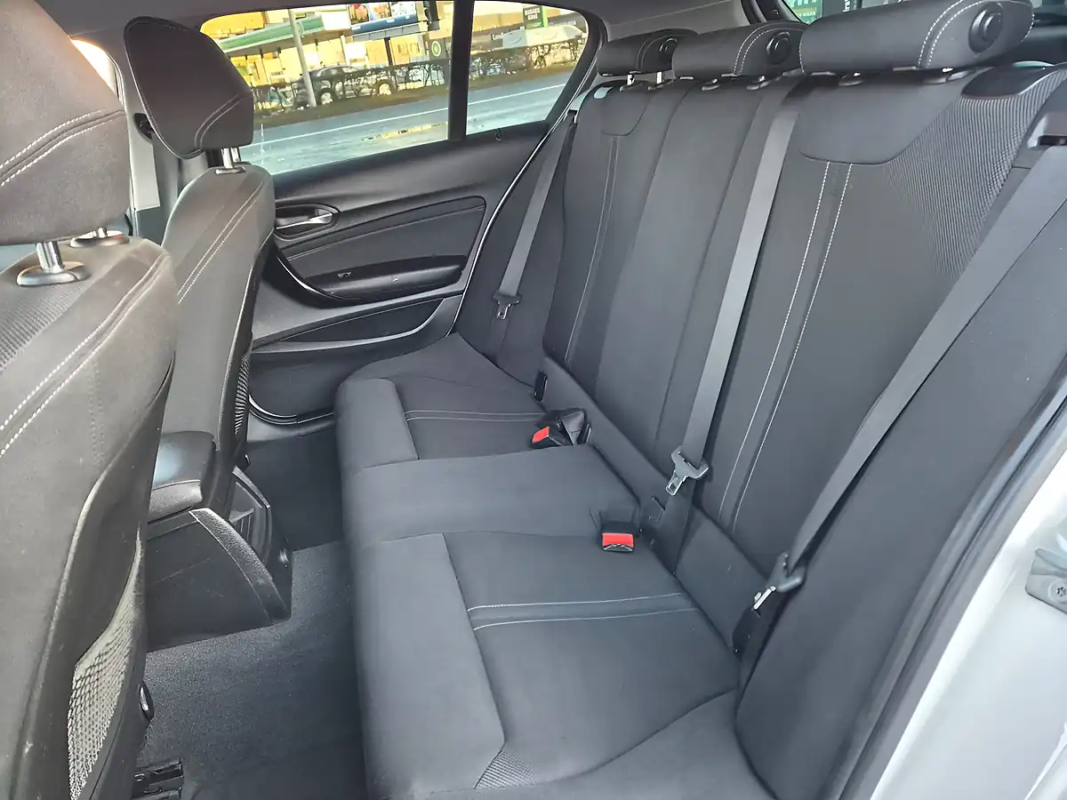 Used 2019 BMW 1 Series Sport Alpine White - Interior and Exterior details 16